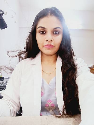 Dr Urvashi Shetty 